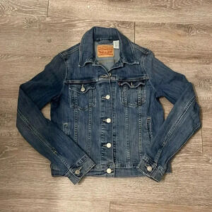 Levi’s ladies denim jean jacket M
